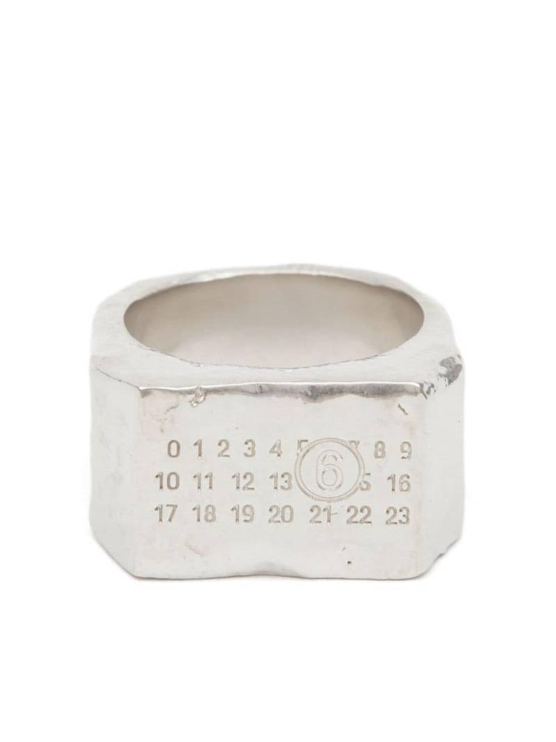 MM6 Maison Margiela geometric numeric signature ring - Silver von MM6 Maison Margiela
