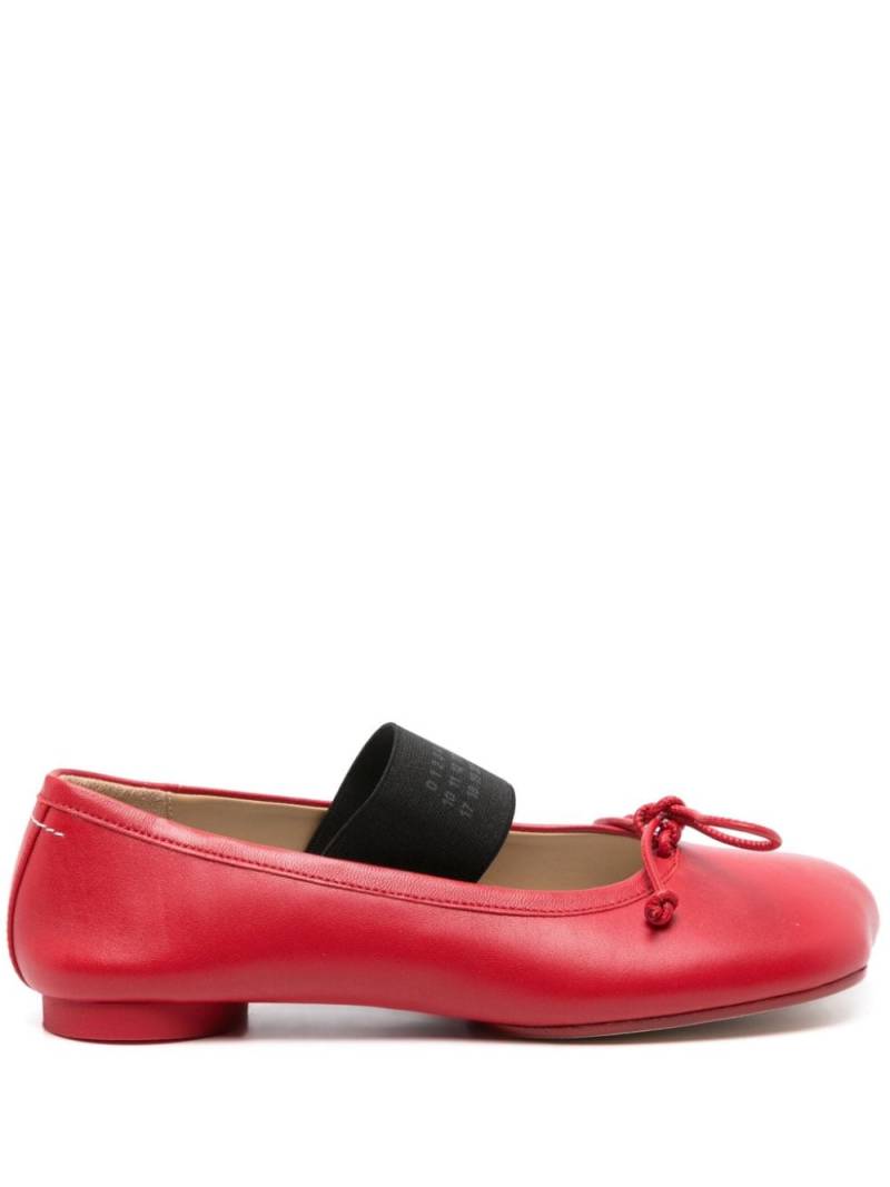 MM6 Maison Margiela logo-print ballet flats - Red von MM6 Maison Margiela