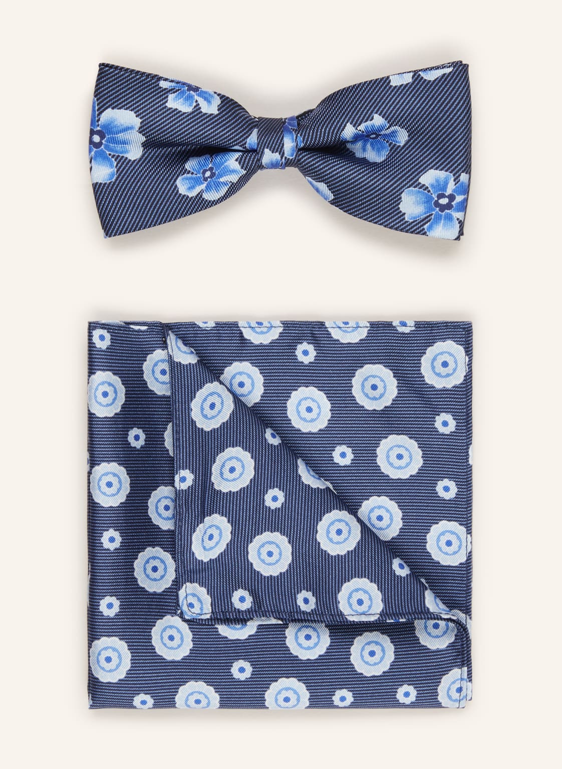 Monti Set: Fliege Und Einstecktuch blau Monti Set: Fliege Und Einstecktuch blau von MONTI