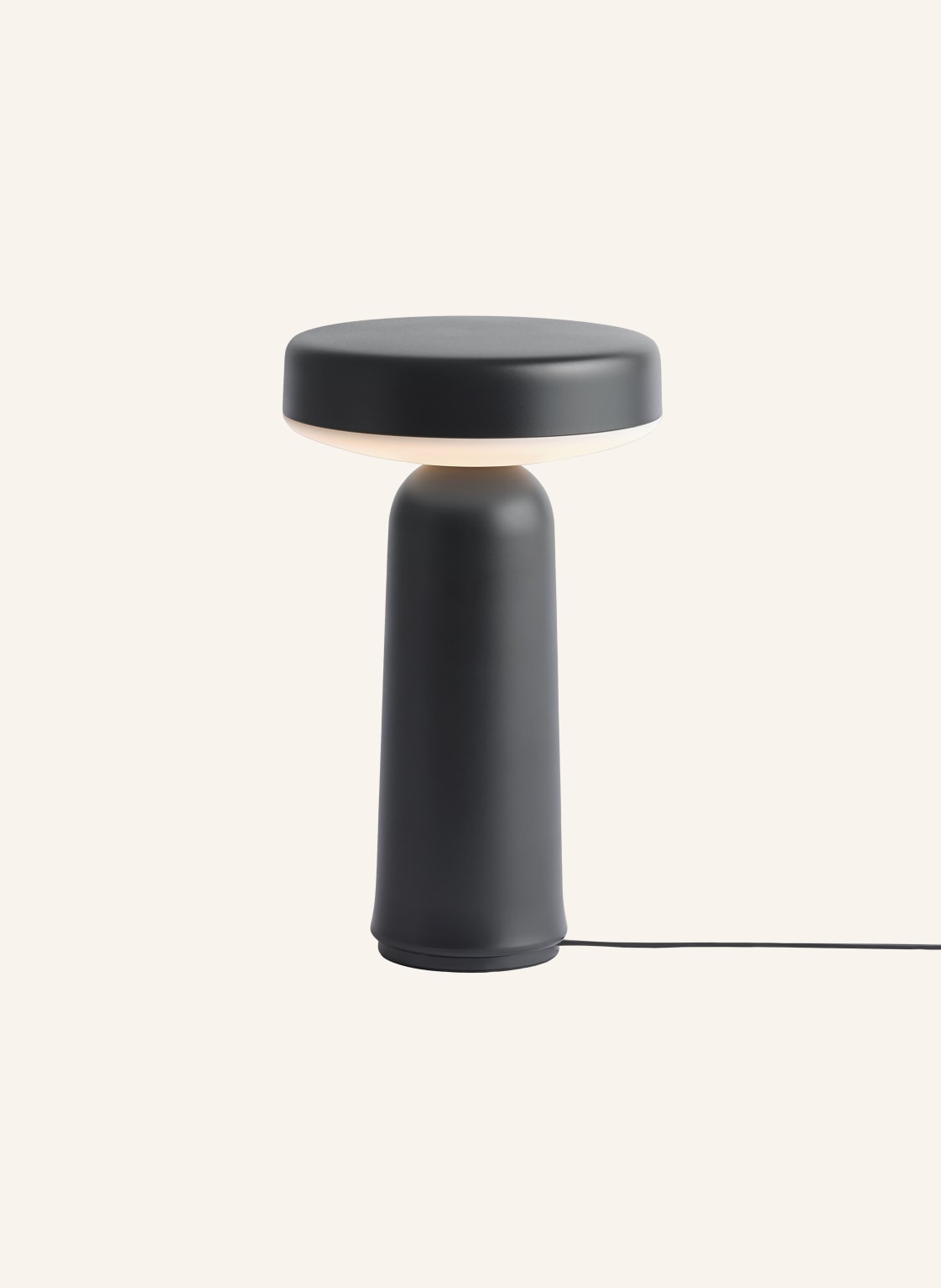 Muuto Tischleuchte Ease schwarz von MUUTO