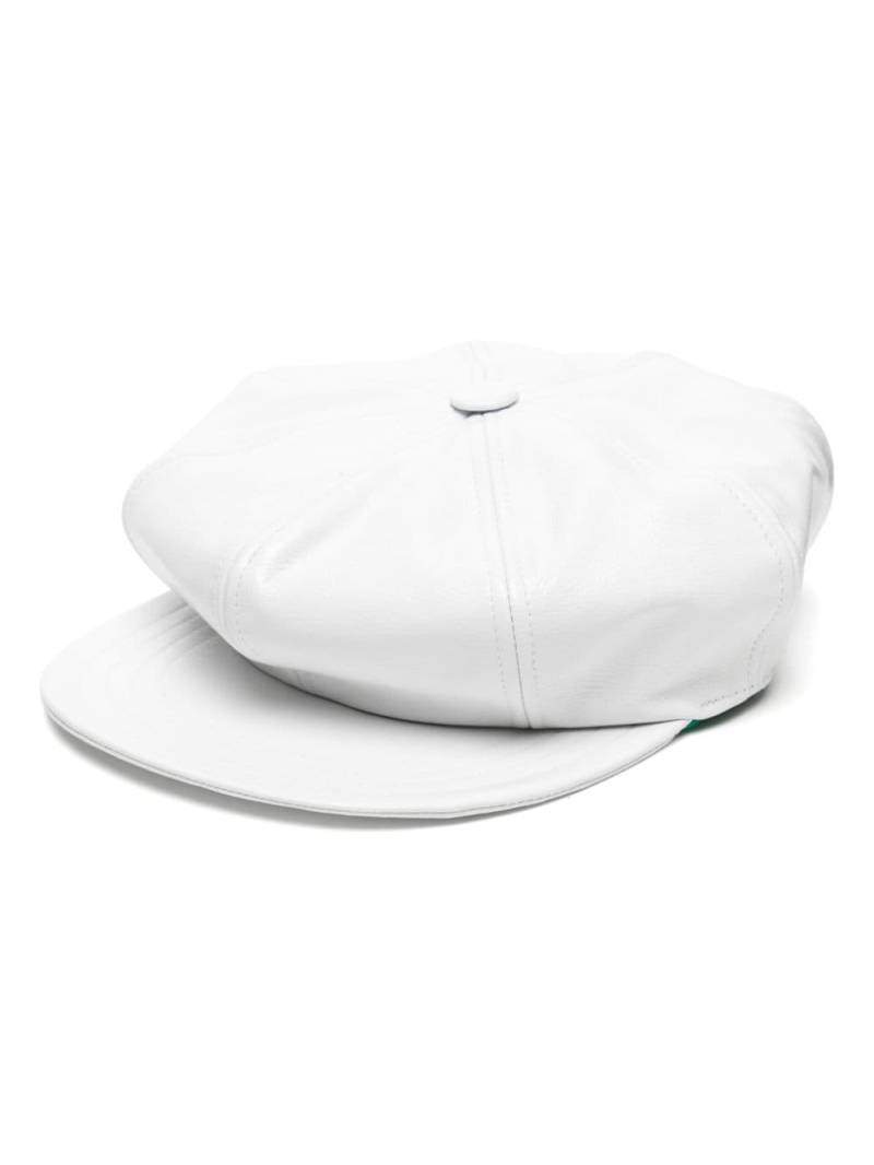 Madison.Maison patent leather baker boy hat - White von Madison.Maison