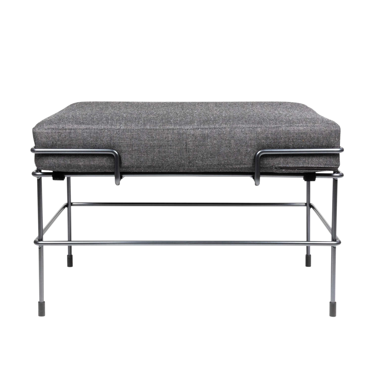 Traffic_2 Ottoman Hocker , Bezug kvadrat tonus 4 - 240/warmgrau, Gestell weiss 5011 Traffic_2 Ottoman Hocker , Bezug kvadrat tonus 4 - 240/warmgrau, Gestell weiss 5011 von Magis Spa