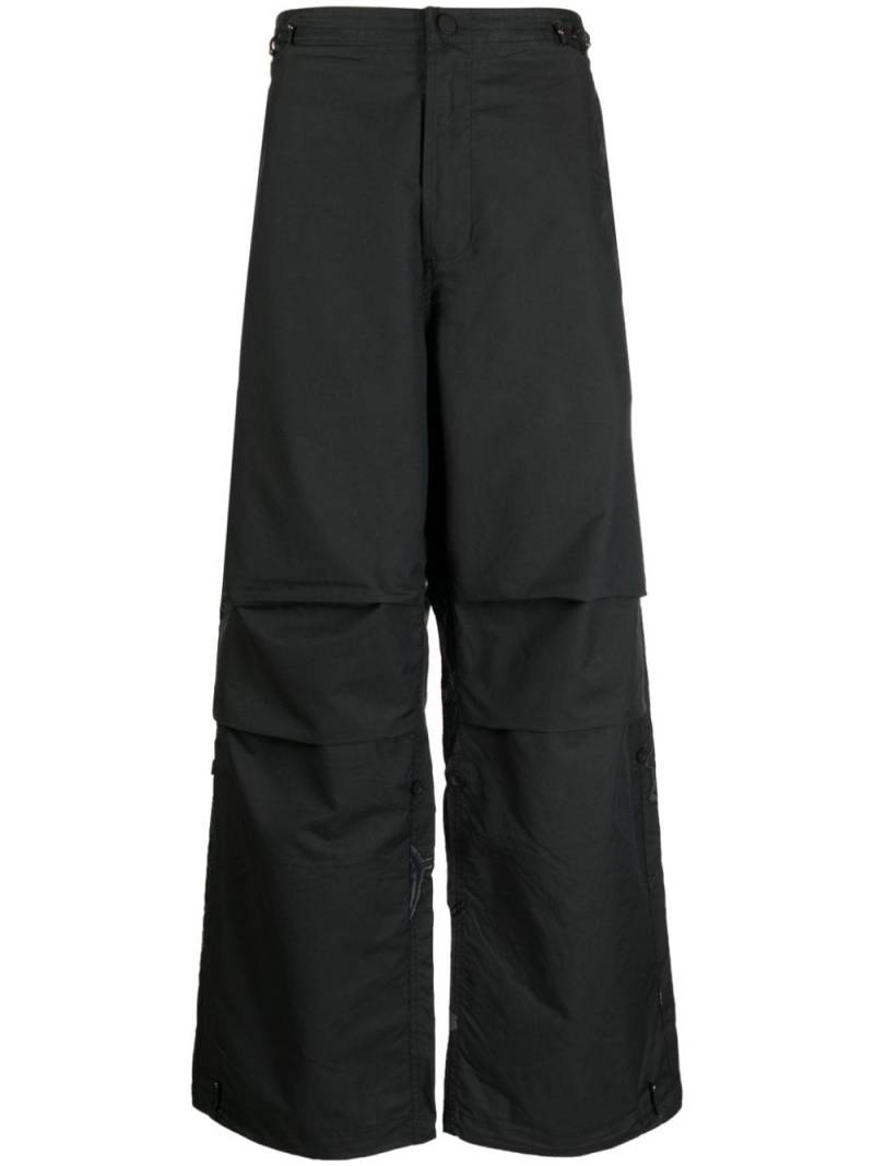 Maharishi Tiger vs Samurai-embroidered cargo trousers - Black von Maharishi