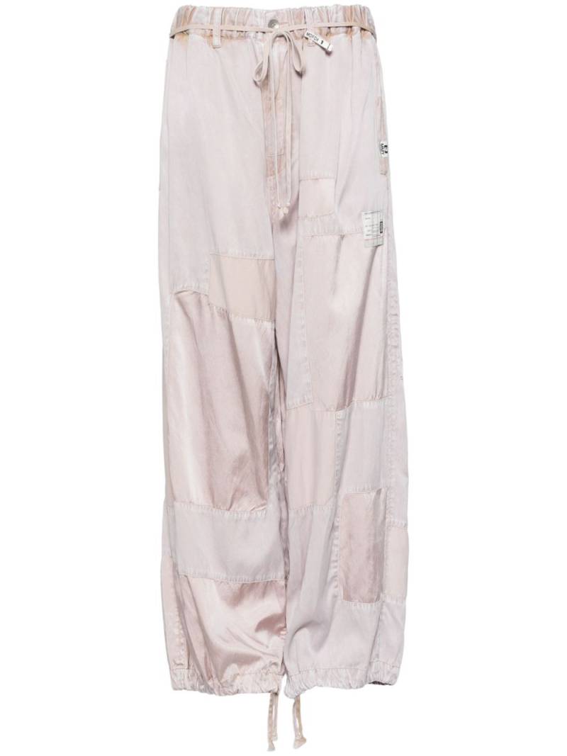 Maison MIHARA YASUHIRO logo-patch straight trousers - Pink von Maison MIHARA YASUHIRO