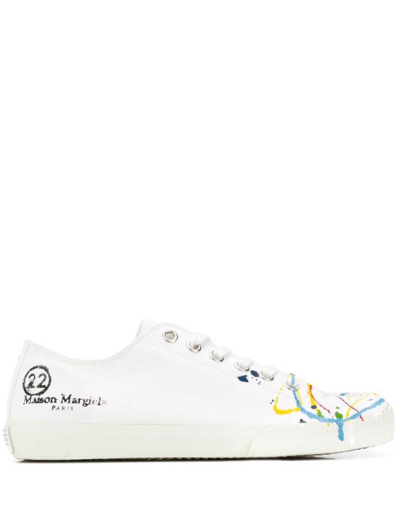 Maison Margiela Tabi paint-splatter sneakers - White von Maison Margiela