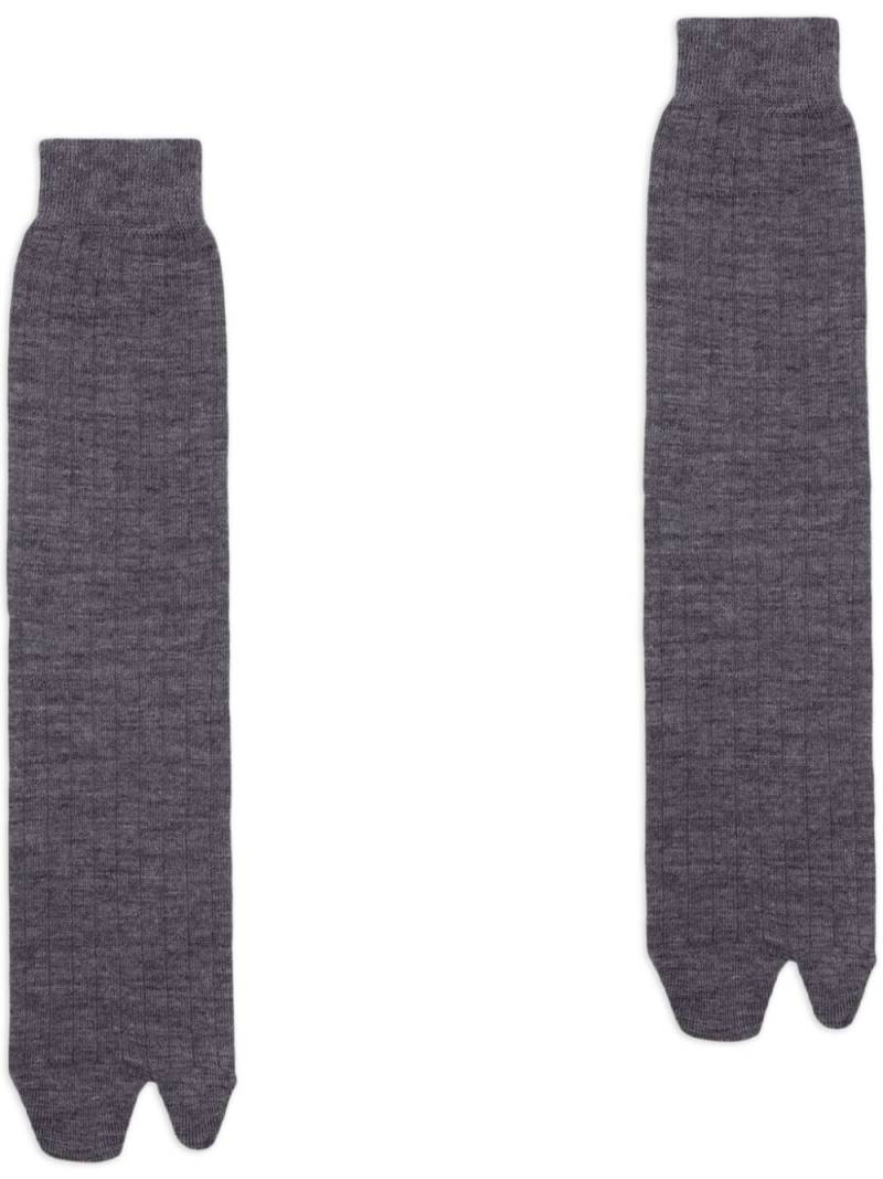 Maison Margiela Tabi split-toe socks - Grey von Maison Margiela