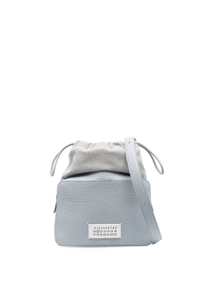 Maison Margiela logo-appliqué crossbody bag - Blue von Maison Margiela