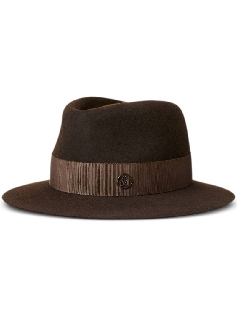 Maison Michel Andre logo plaque-detail wool fedora - Brown von Maison Michel