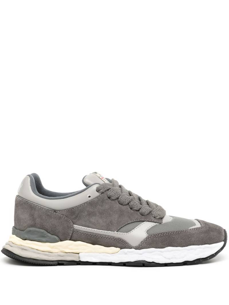 Maison MIHARA YASUHIRO George low-top suede sneakers - Grey von Maison MIHARA YASUHIRO