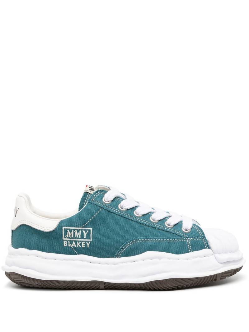 Maison MIHARA YASUHIRO ridged-trim low-top sneakers - Blue von Maison MIHARA YASUHIRO