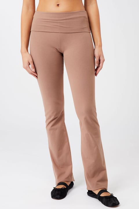 Mandala W Classic Rolldown Yogahose hellbraun Mandala W Classic Rolldown Yogahose hellbraun von Mandala