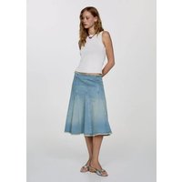 Jeansrock mit ausgefransten Abschlüssen Jeansrock mit ausgefransten Abschlüssen von Mango