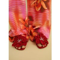 Leder-Sandalette mit Blumendetail von Mango