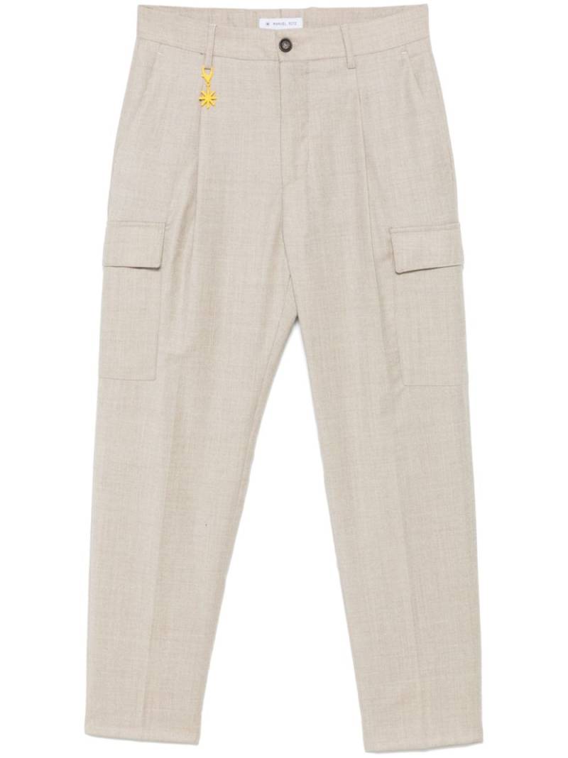 Manuel Ritz pleated cargo pants - Neutrals von Manuel Ritz