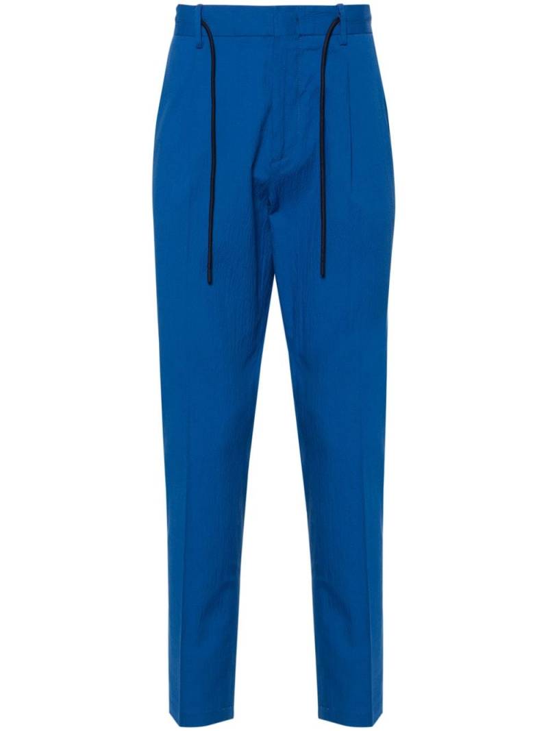 Manuel Ritz pleated tapered-leg trousers - Blue von Manuel Ritz