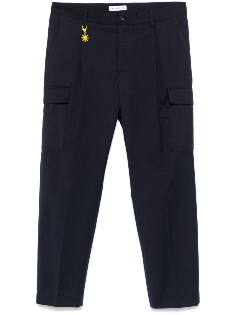 Manuel Ritz pleated tapered trousers - Blue von Manuel Ritz