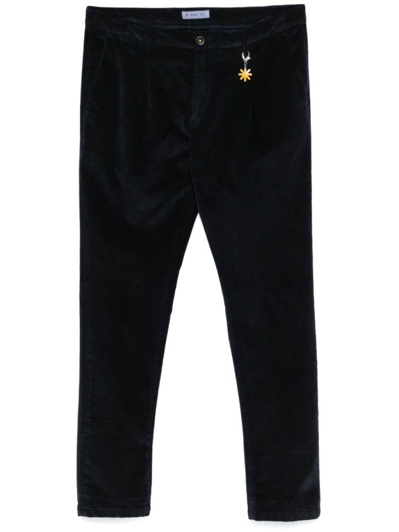 Manuel Ritz velvet pleated chinos - Blue von Manuel Ritz