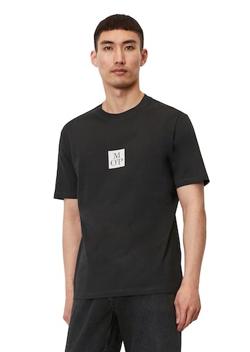 Marc O'Polo T-Shirt »T-Shirt with print, ribbed neckline, flatlock details, straight hem«, mit kontrastfarbenem Logo von Marc O'Polo