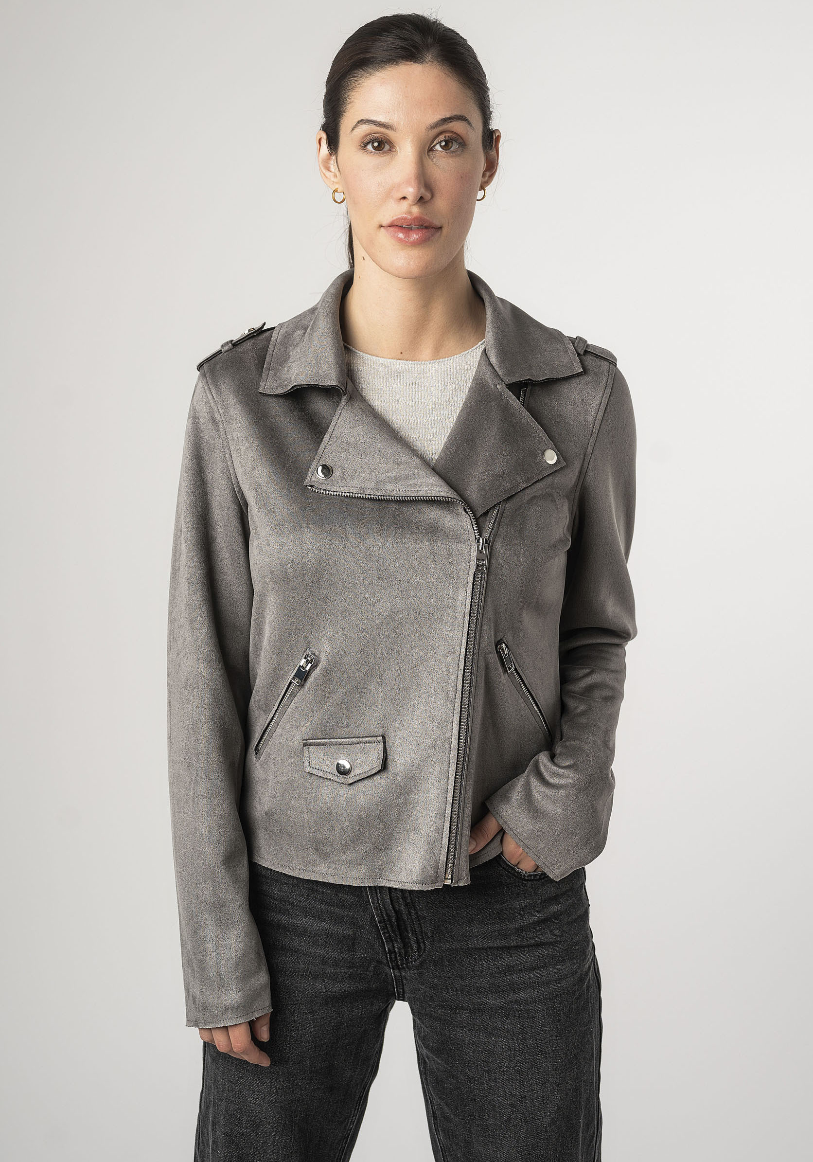Mauritius Lederimitatjacke »2Wtomiwa«, mit Schulterklappen, mit Nieten Mauritius Lederimitatjacke »2Wtomiwa«, mit Schulterklappen, mit Nieten von Mauritius