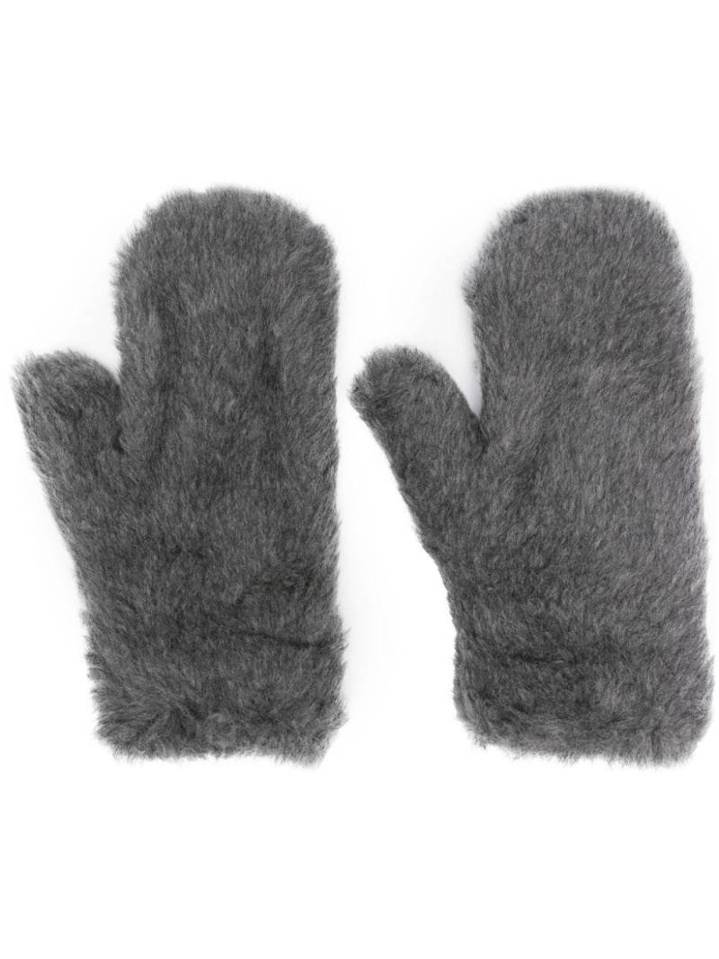 Max Mara teddy-effect gloves - Grey von Max Mara