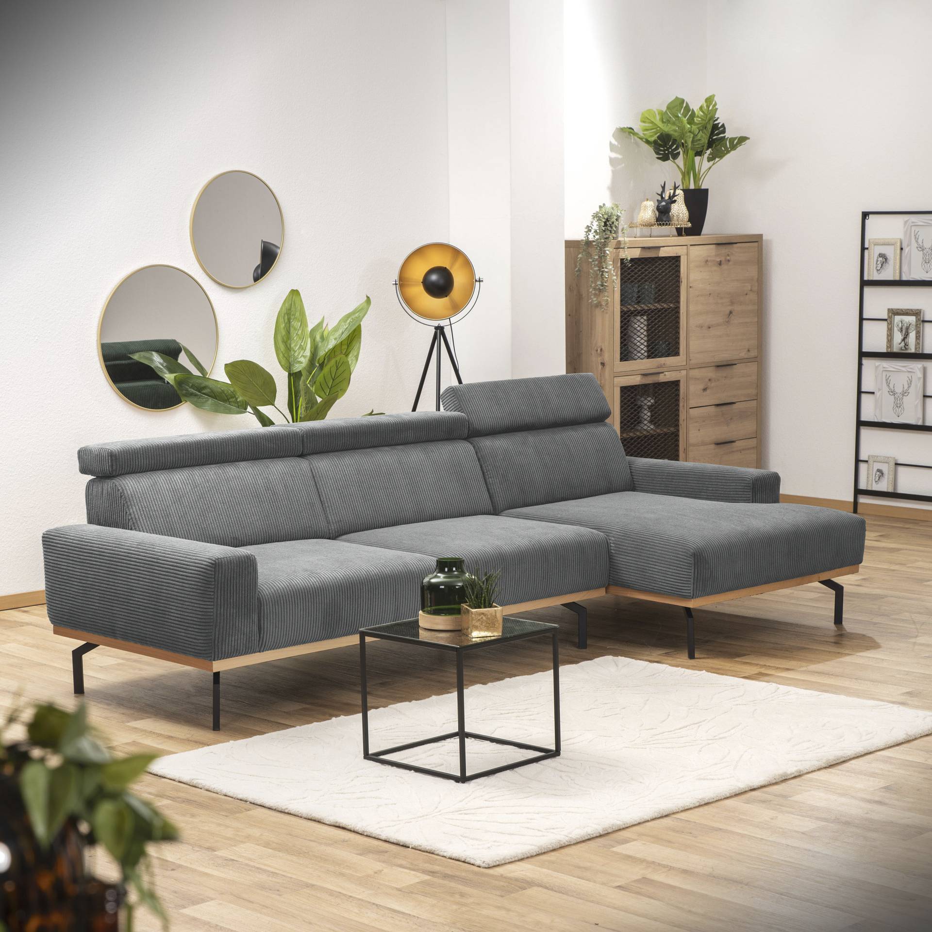 Max Winzer® Ecksofa »Designsofa hoher Sitzkomfort durch verstellbare Kopfteile, Cord Bezug«, umlaufender Echtholzsockelrahmen, feste Polsterung von Max Winzer®