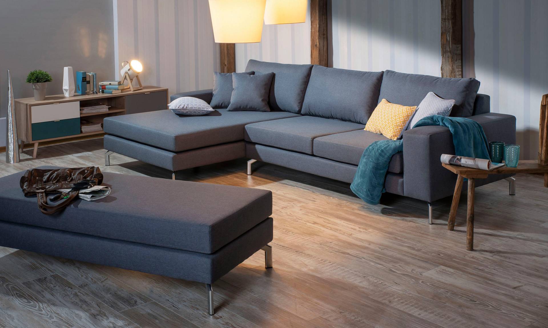 Max Winzer® Ecksofa »Flori Set inkl. Hocker, guter Sitzkomfort, aktuelles Design«, (Spar-Set, Ecksofa und Hocker), elegant mit abgewinkelten Chromfüssen, inklusive Zierkissen von Max Winzer®