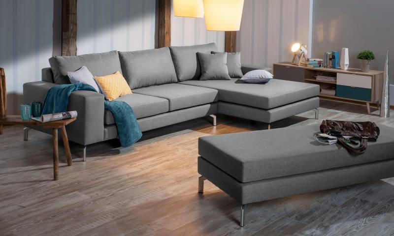 Max Winzer® Ecksofa »Flori Set inkl. Hocker, guter Sitzkomfort, aktuelles Design«, (Spar-Set, Ecksofa und Hocker), elegant mit abgewinkelten Chromfüssen, inklusive Zierkissen von Max Winzer®