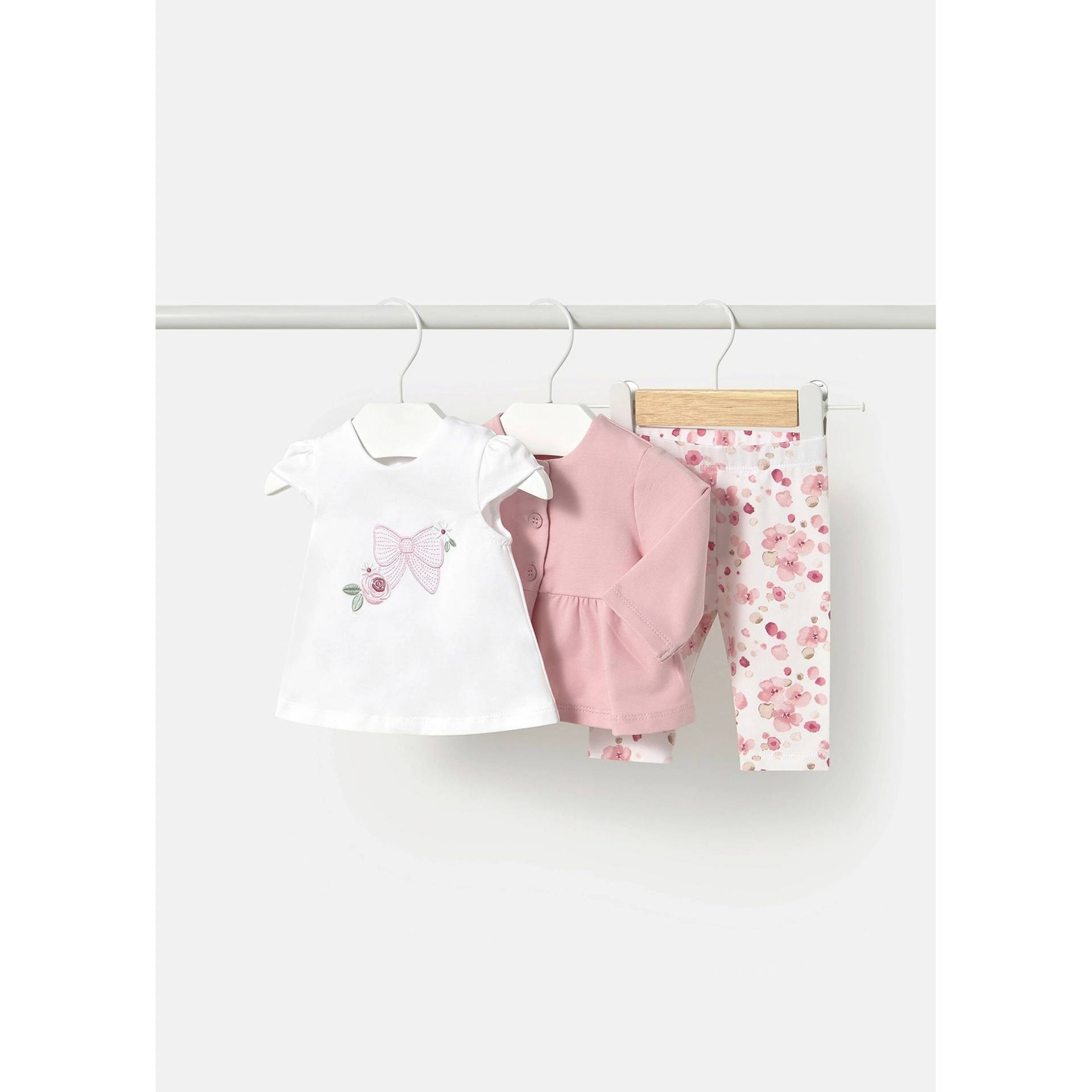 3-tlg. Set T-Shirt, Jacke und Capri-Leggings Blumen 3-tlg. Set T-Shirt, Jacke und Capri-Leggings Blumen von Mayoral