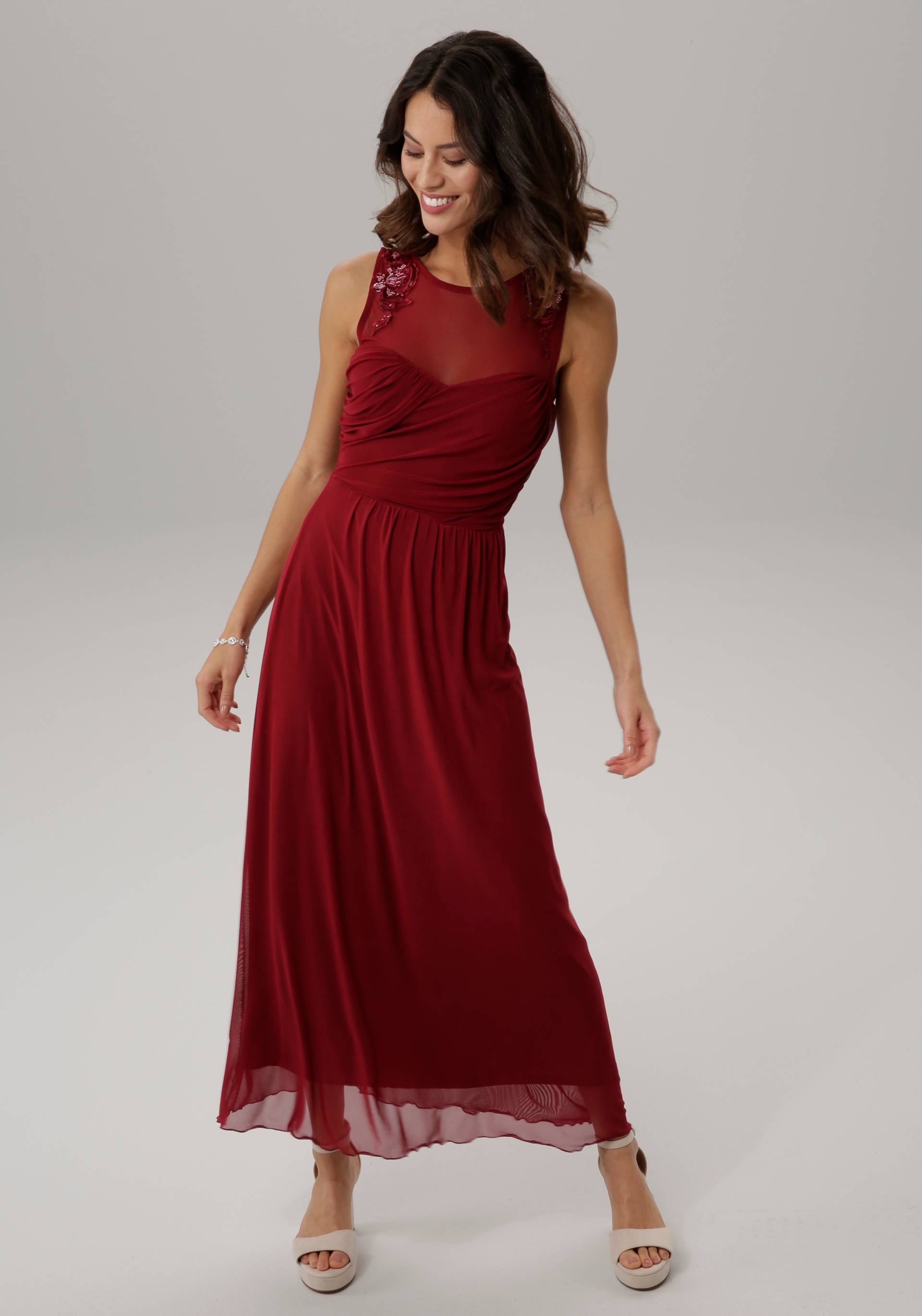Melrose Abendkleid, mit Perlen-Applikation Melrose Abendkleid, mit Perlen-Applikation von Melrose