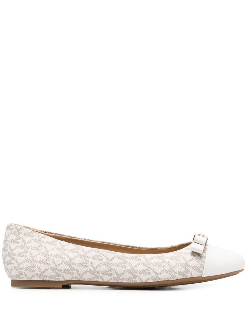 Michael Michael Kors Andrea bow-detail logo-print ballerina shoes - Neutrals von Michael Michael Kors