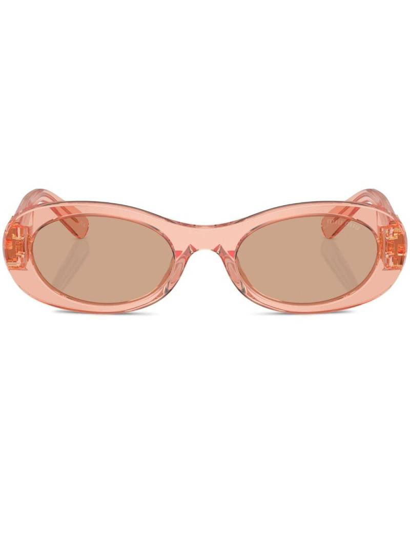 Miu Miu Eyewear logo-lettering oval-frame sunglasses - Pink von Miu Miu Eyewear