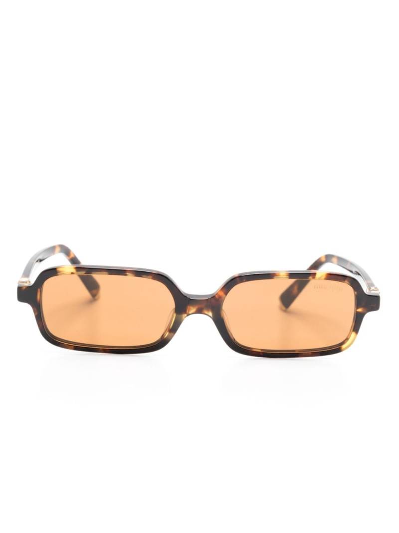 Miu Miu Eyewear tortoiseshell rectangle-frame sunglasses - Brown von Miu Miu Eyewear