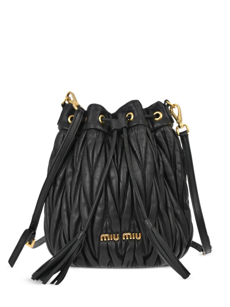 Miu Miu Pre-Owned 2010s matelassé bucket bag - Black von Miu Miu Pre-Owned