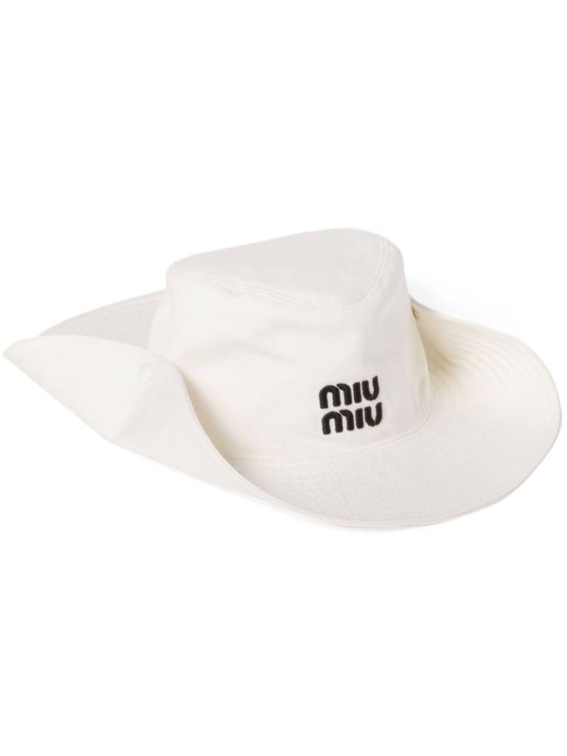 Miu Miu Drill logo-embroidered hat - White von Miu Miu