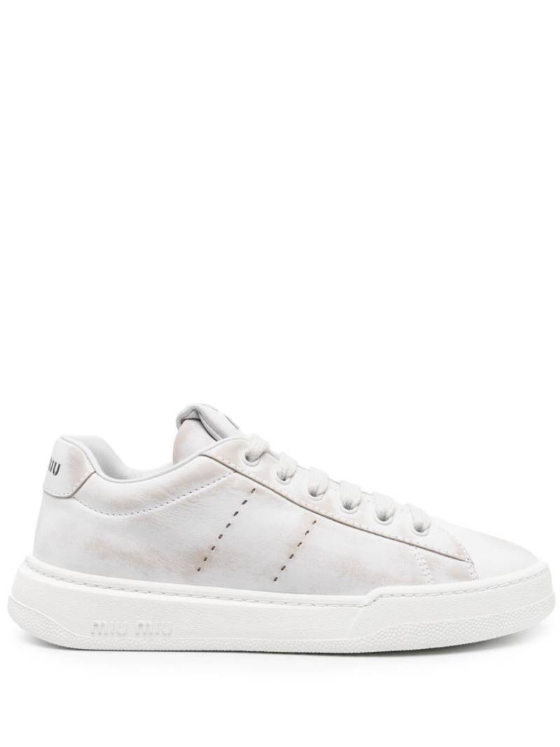 Miu Miu bleached leather sneakers - White von Miu Miu