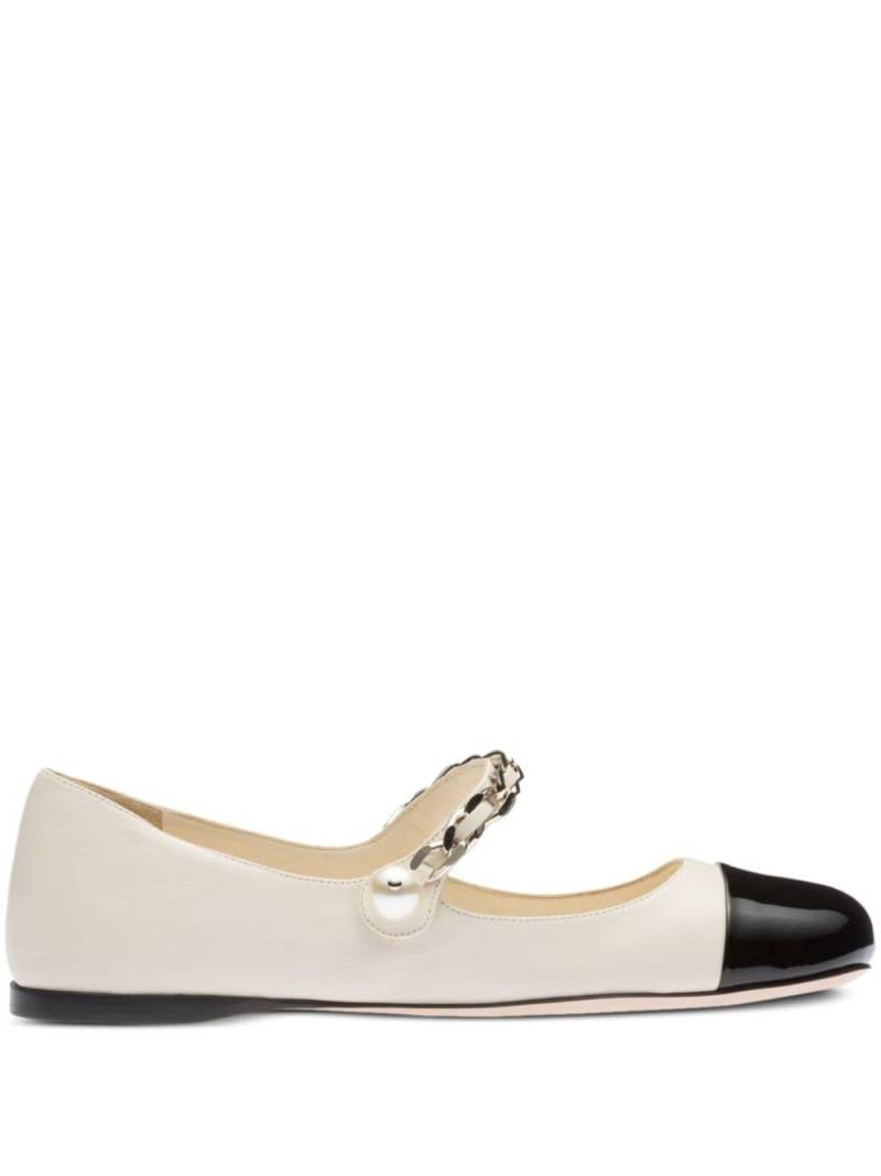 Miu Miu leather ballerina shoes - White von Miu Miu