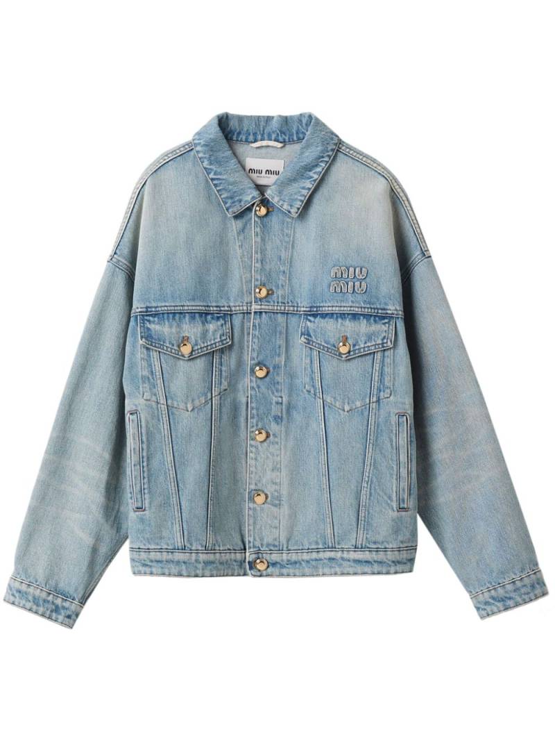 Miu Miu logo-appliqué denim jacket - Blue von Miu Miu