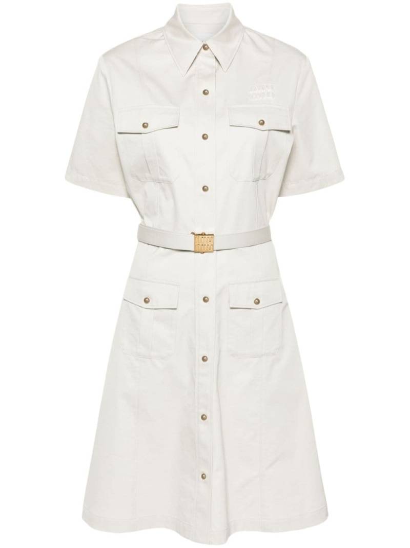 Miu Miu logo-patch shirt dress - Neutrals von Miu Miu