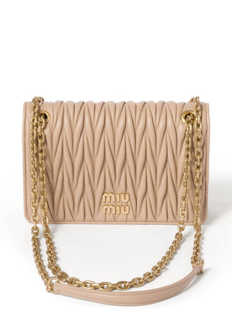 Miu Miu matelassé-effect crossbody bag - Neutrals von Miu Miu