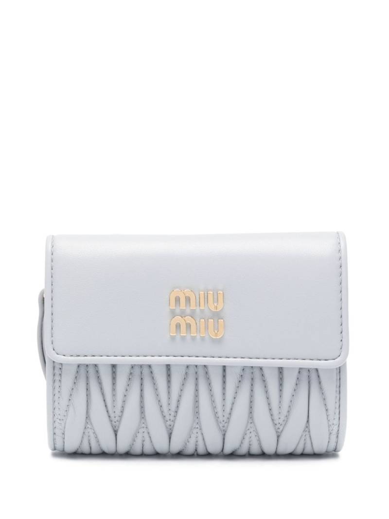 Miu Miu matelassé leather wallet - Grey von Miu Miu