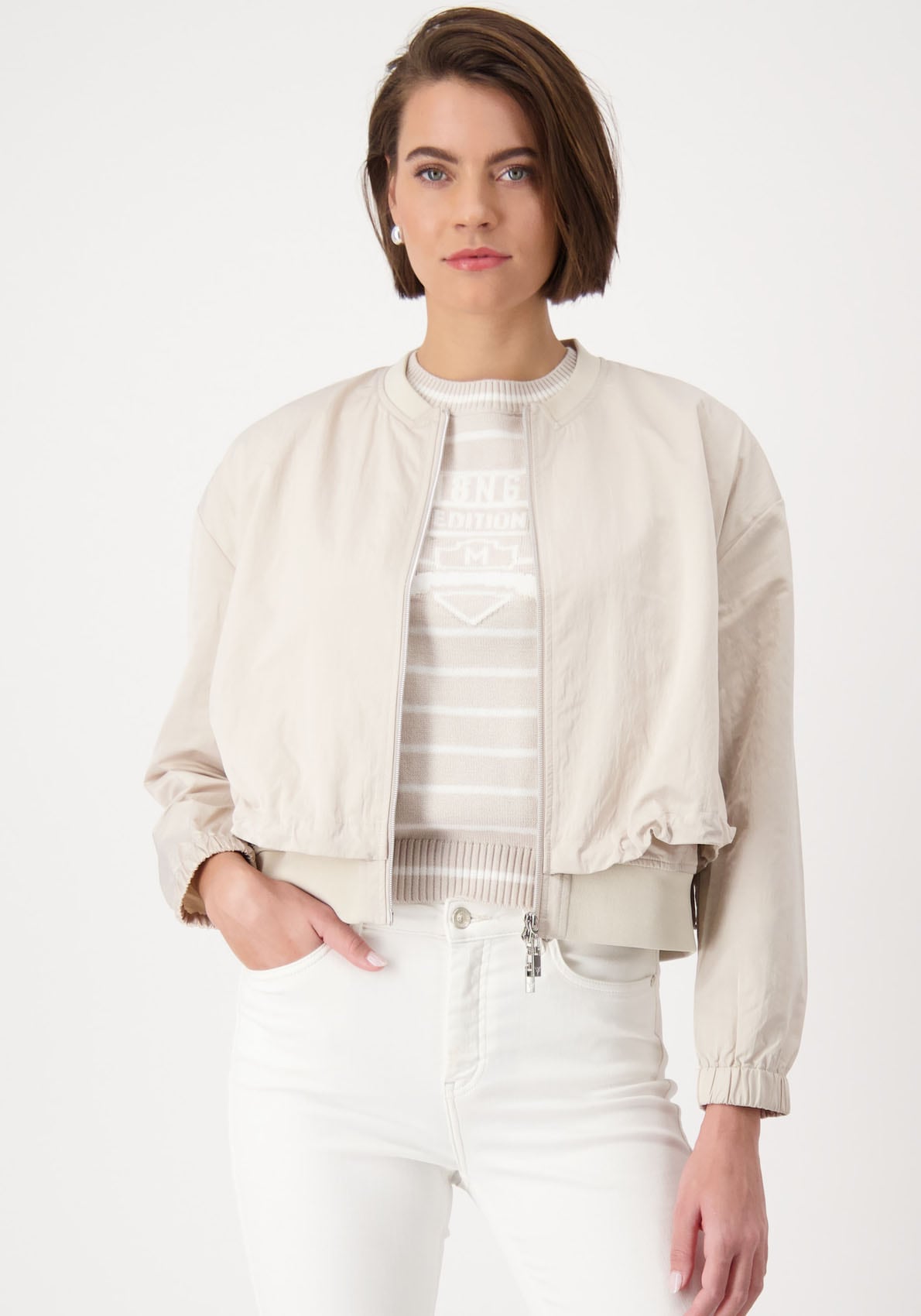 Monari Blouson »Jacke Nylon«, ohne Kapuze, mit Zwei-Wege-Reissverschluss Monari Blouson »Jacke Nylon«, ohne Kapuze, mit Zwei-Wege-Reissverschluss von Monari