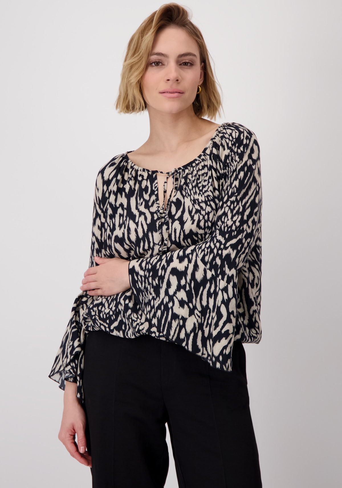 Monari Schlupfbluse, mit Animalprint Monari Schlupfbluse, mit Animalprint von Monari