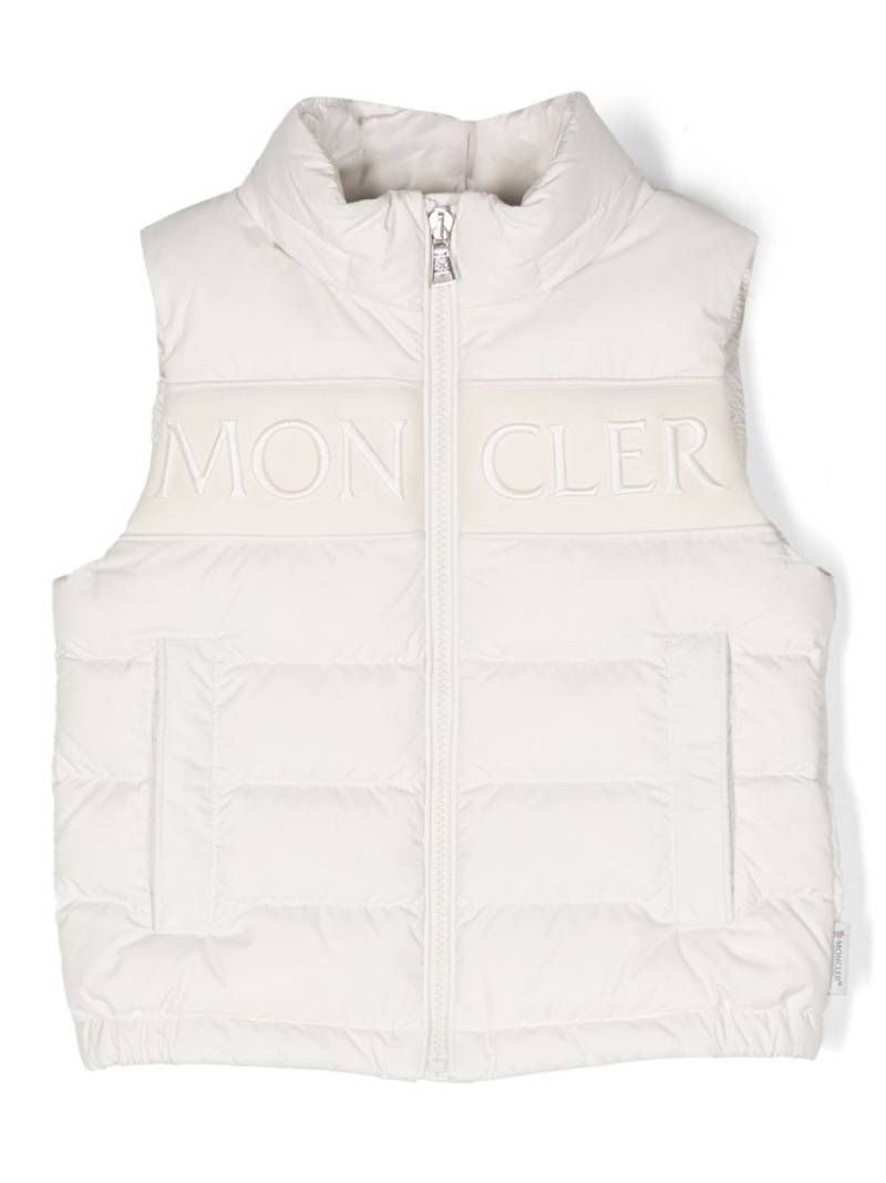 Moncler Enfant logo-embroidered padded gilet - White von Moncler Enfant