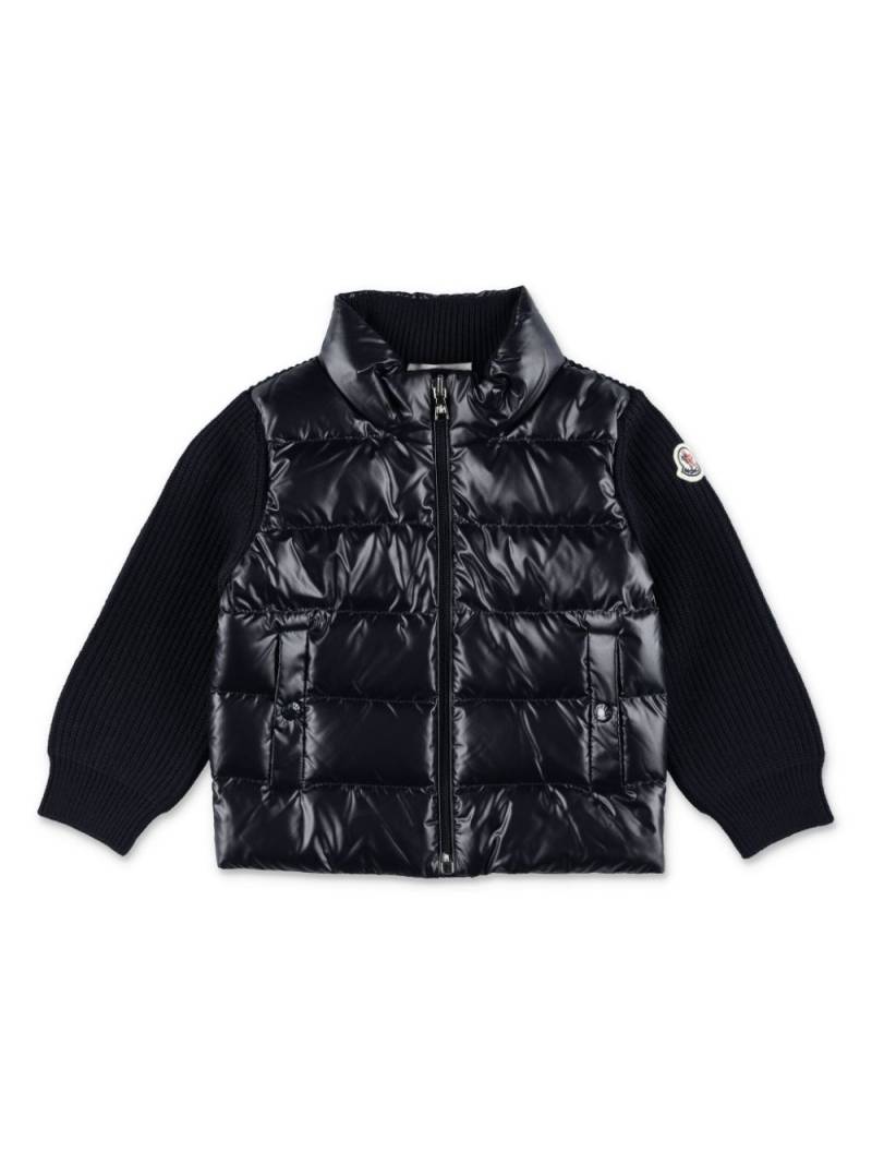 Moncler Enfant logo-patch padded jacket - Black von Moncler Enfant