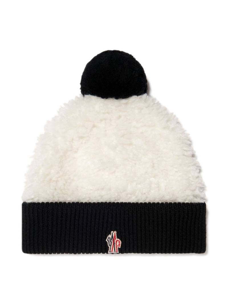 Moncler Enfant logo-patch pompom beanie - Black von Moncler Enfant