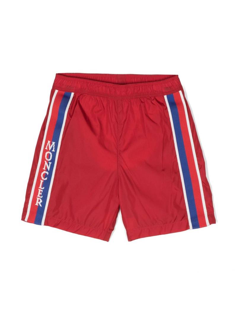 Moncler Enfant logo-stripe swim shorts - Red von Moncler Enfant