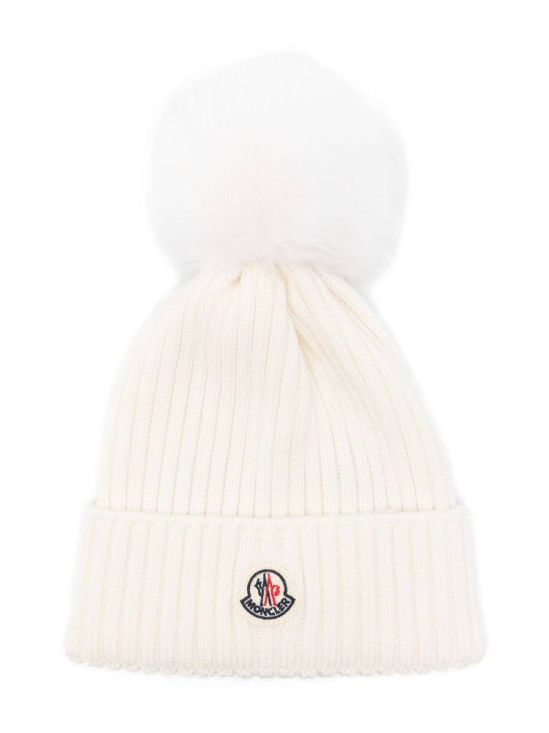 Moncler Enfant pompom ribbed beanie - White von Moncler Enfant