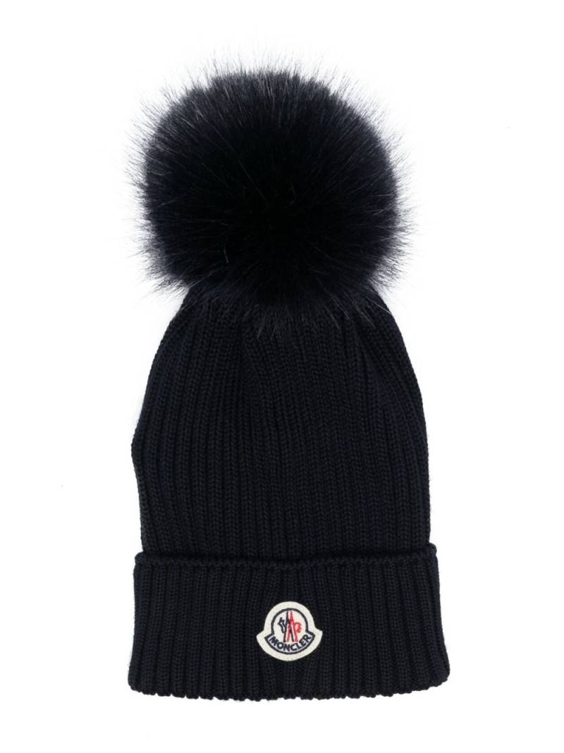 Moncler Enfant ribbed logo-patch wool beanie - Blue von Moncler Enfant