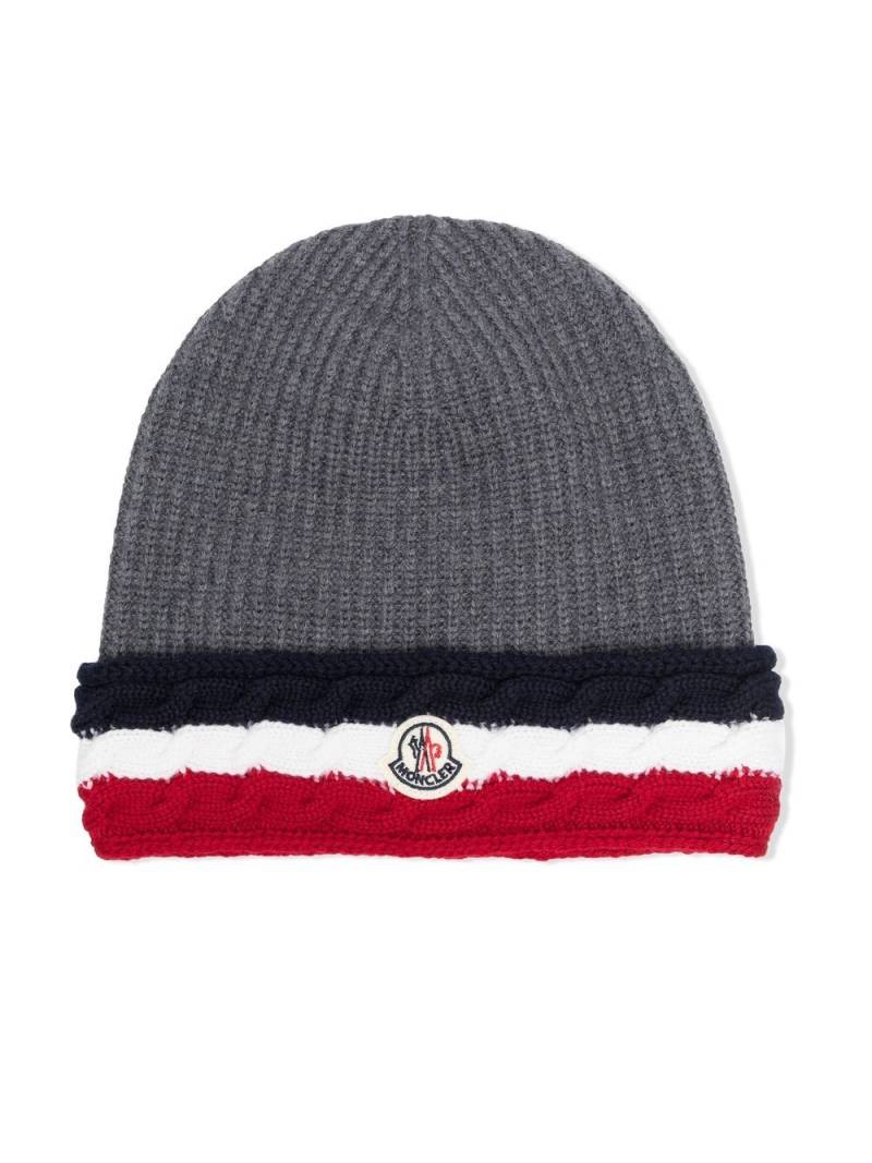 Moncler Enfant virgin-wool logo-patch hat - Grey von Moncler Enfant