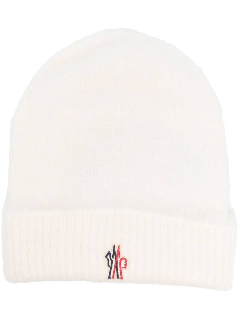 Moncler Grenoble logo-patch knitted beanie - White von Moncler Grenoble